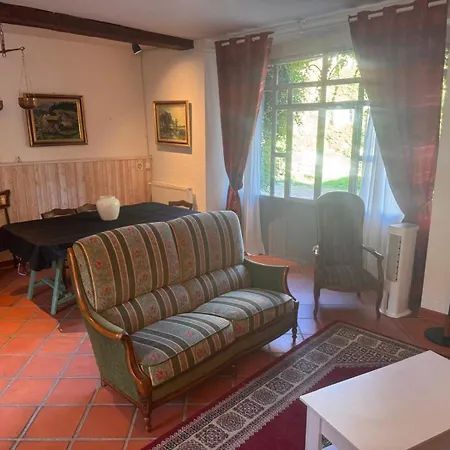 Apartmán Au Coeur Des Monts D'auvergne *